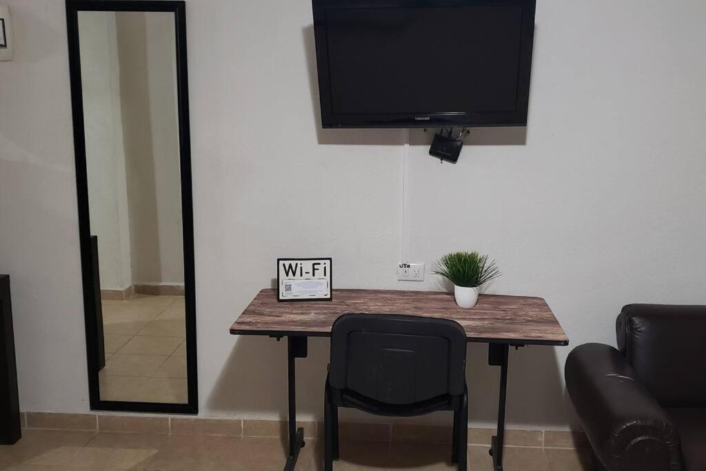 Departamento Comodo centrico Tv Ac wifi cocina parking, letra C Ciudad Valles Exterior foto